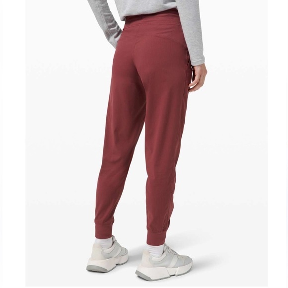 Lululemon dance studio joggers in Savannah burgundy - Picture 2 of 12